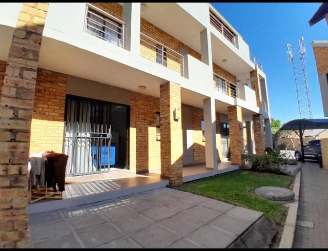 1 BEDROOM APARTMENT FOR SALE IN ROOIHUISKRAAL NORTH